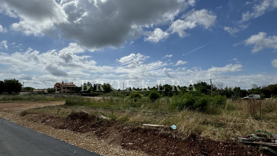 BUILDING LAND, KAŠTELIR, 1,616 m2