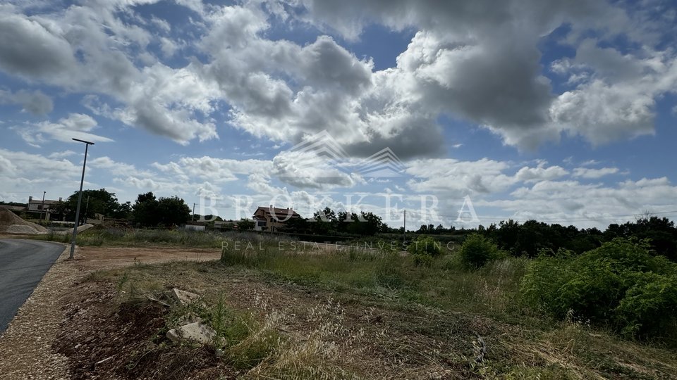 BUILDING LAND, KAŠTELIR, 1,616 m2