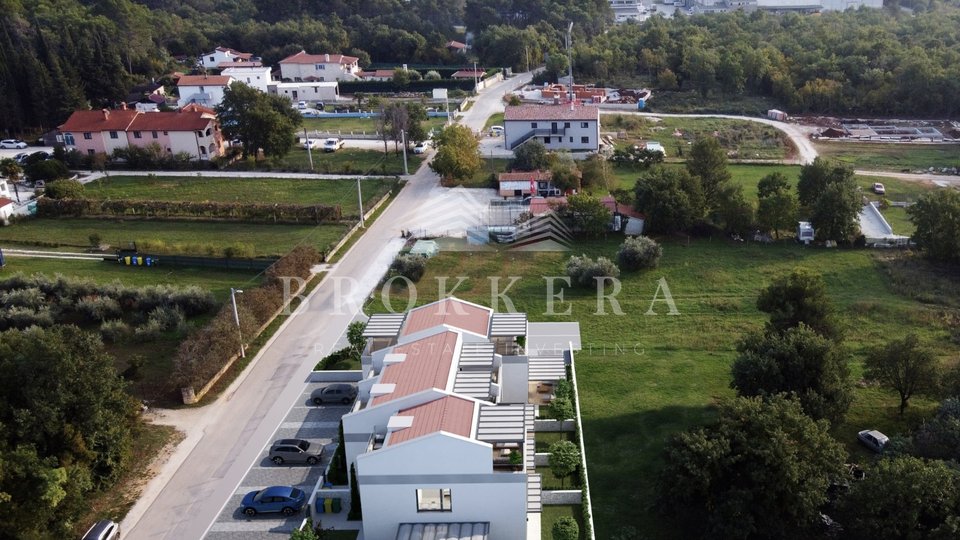 HOUSE IN A ROW, POREČ, 128 m2