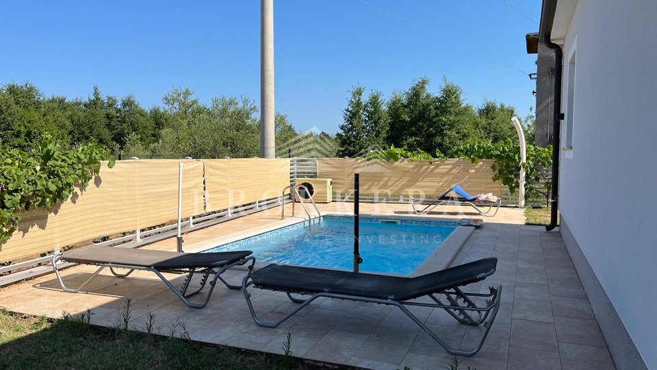 GROUND HOUSE WITH SWIMMING POOL, 126 m2