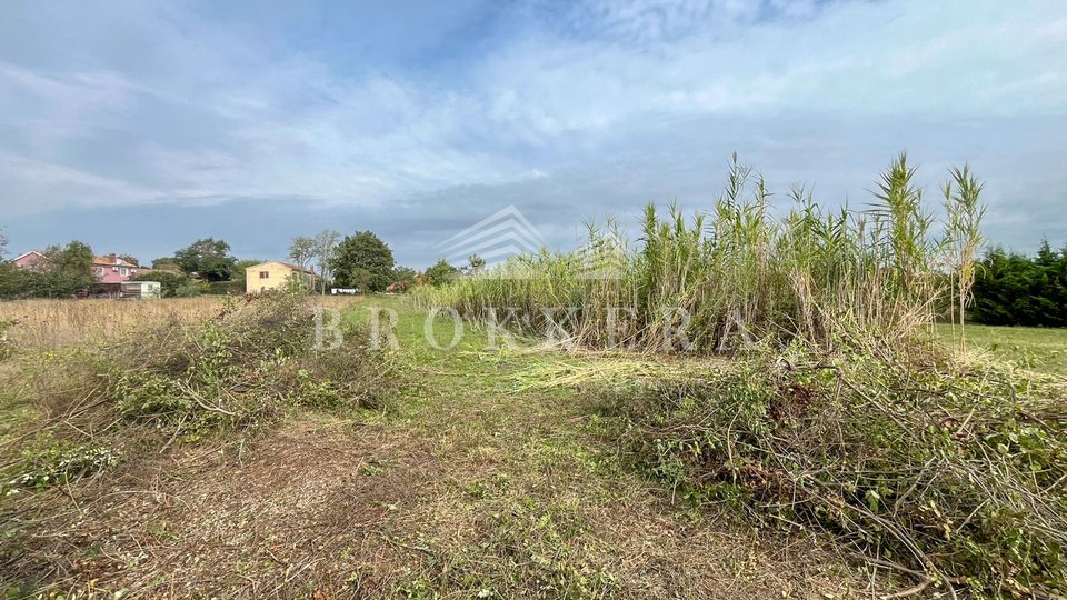 BUILDING LAND NEAR POREČ, 750 m2