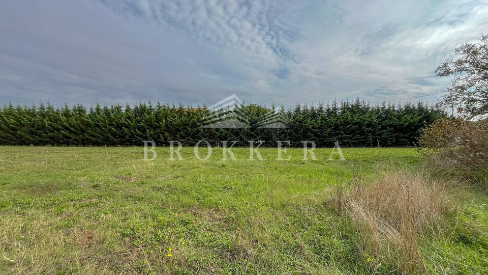 BUILDING LAND NEAR POREČ, 750 m2