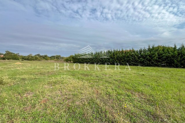 BUILDING LAND NEAR POREČ, 750 m2