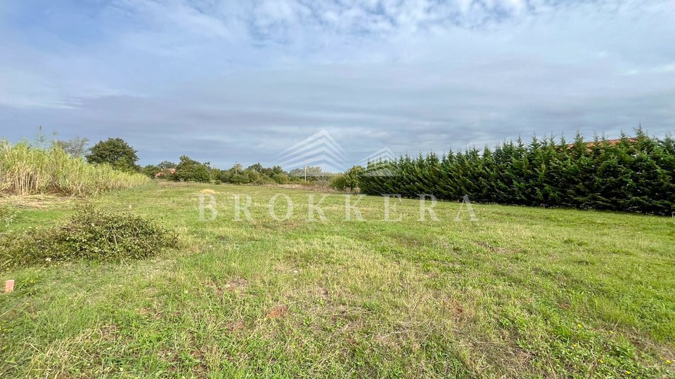 BUILDING LAND NEAR POREČ, 750 m2