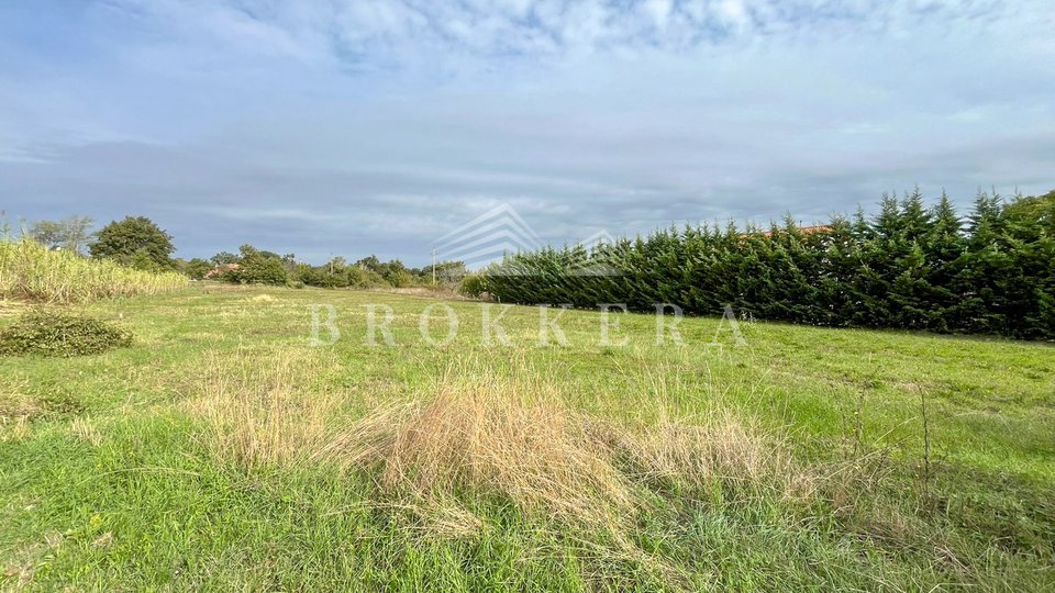 BUILDING LAND NEAR POREČ, 750 m2